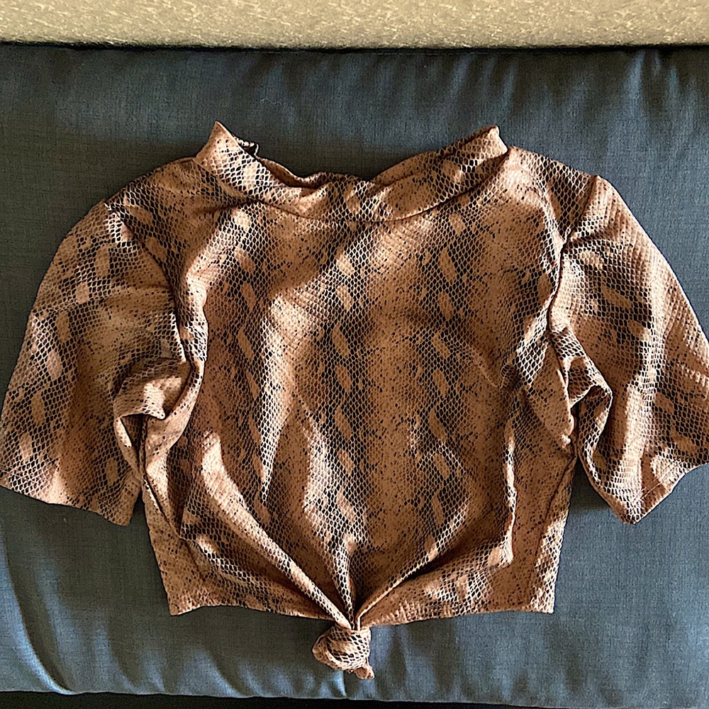 Python Print Rashguard Cropped, Short Sleeve W Kn… - image 1